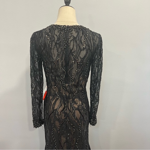 MAC DUGGAL Black Beaded Zippered Sheer Lined Long Sleeve V Neck Mermaid Gown - Picture 12 of 17